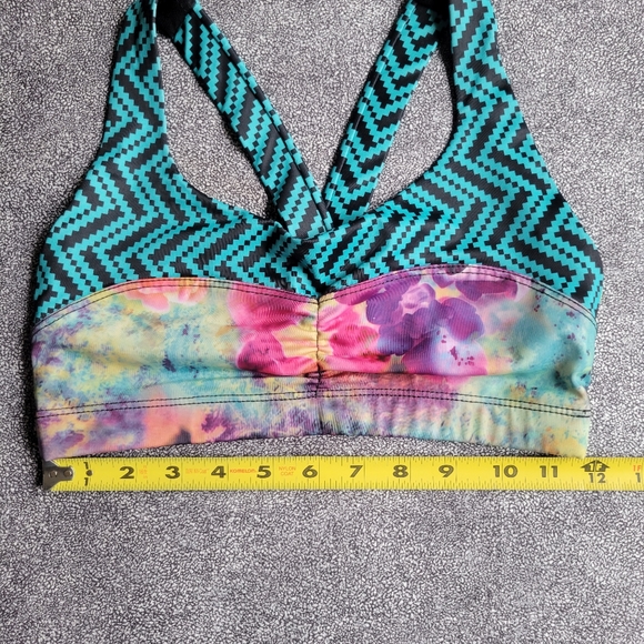 Onzie V strap back sports bra - Picture 6 of 8